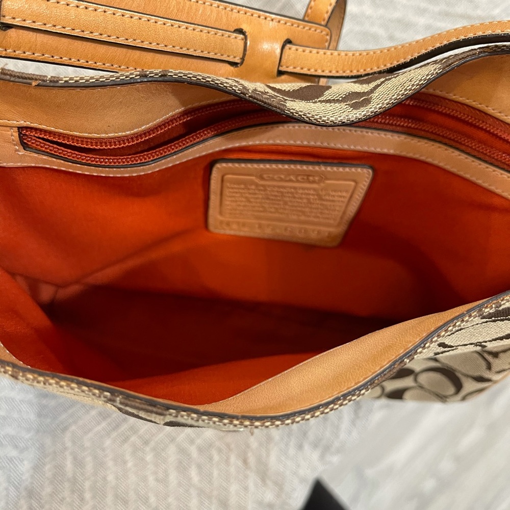 Coach bag- authentic. Rarely used. - Picture 4 of 5